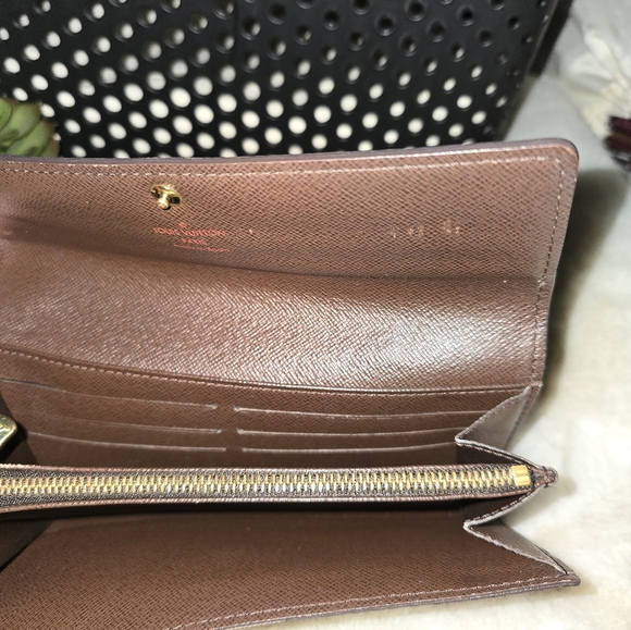LOUIS VUITTON Damier Ebene Sarah Wallet - Picture 6 of 15